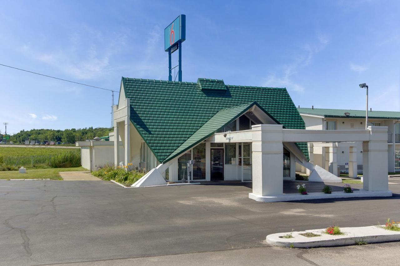 Motel 6-Geneva, Oh Екстериор снимка