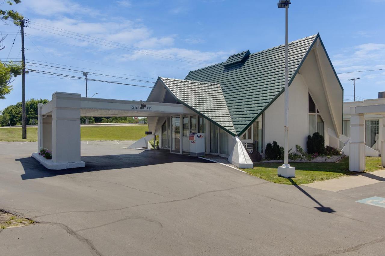Motel 6-Geneva, Oh Екстериор снимка