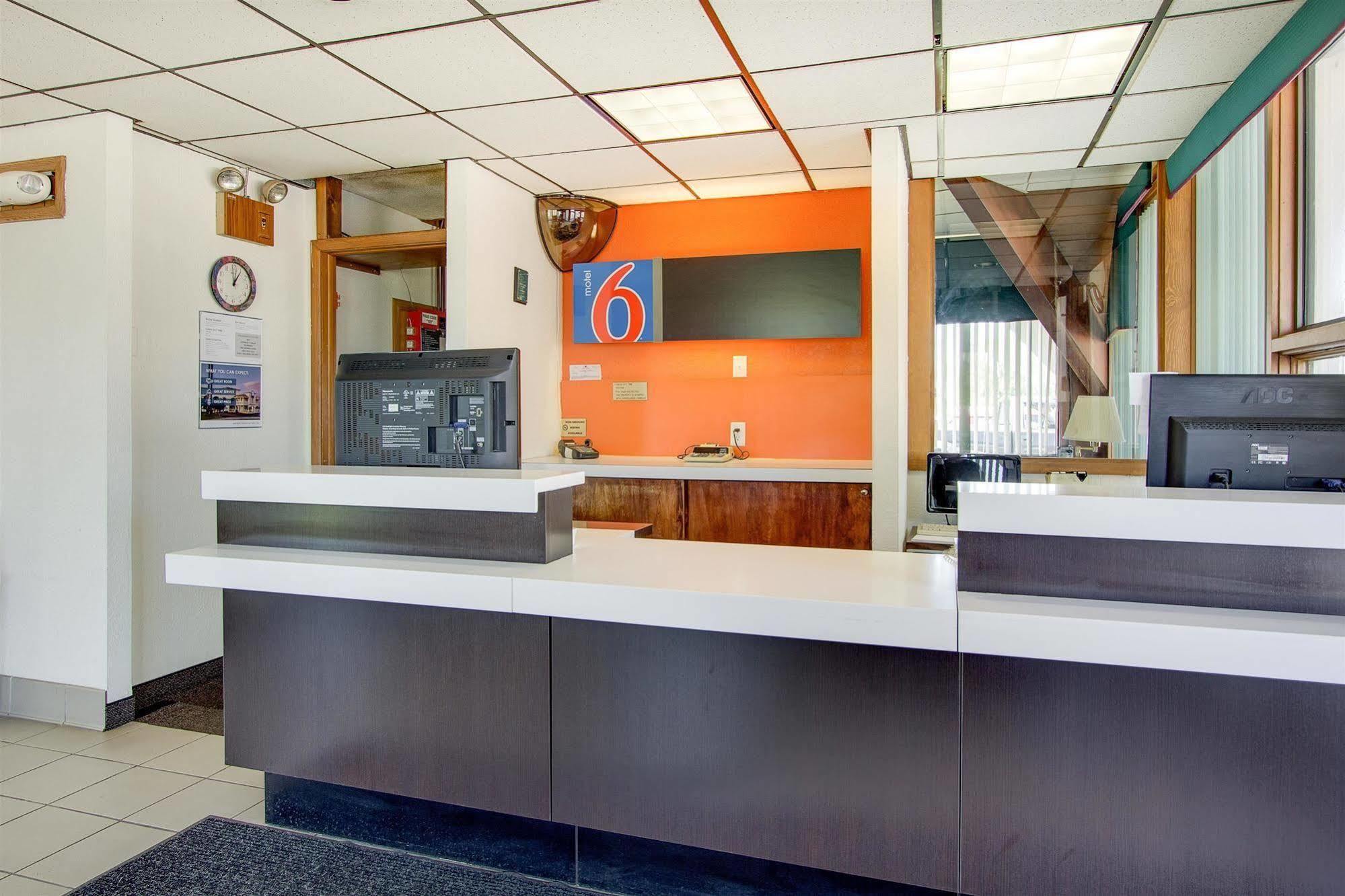 Motel 6-Geneva, Oh Екстериор снимка